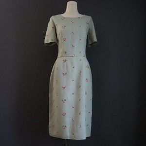 50's Embroidered Sage Linen Wiggle Dress